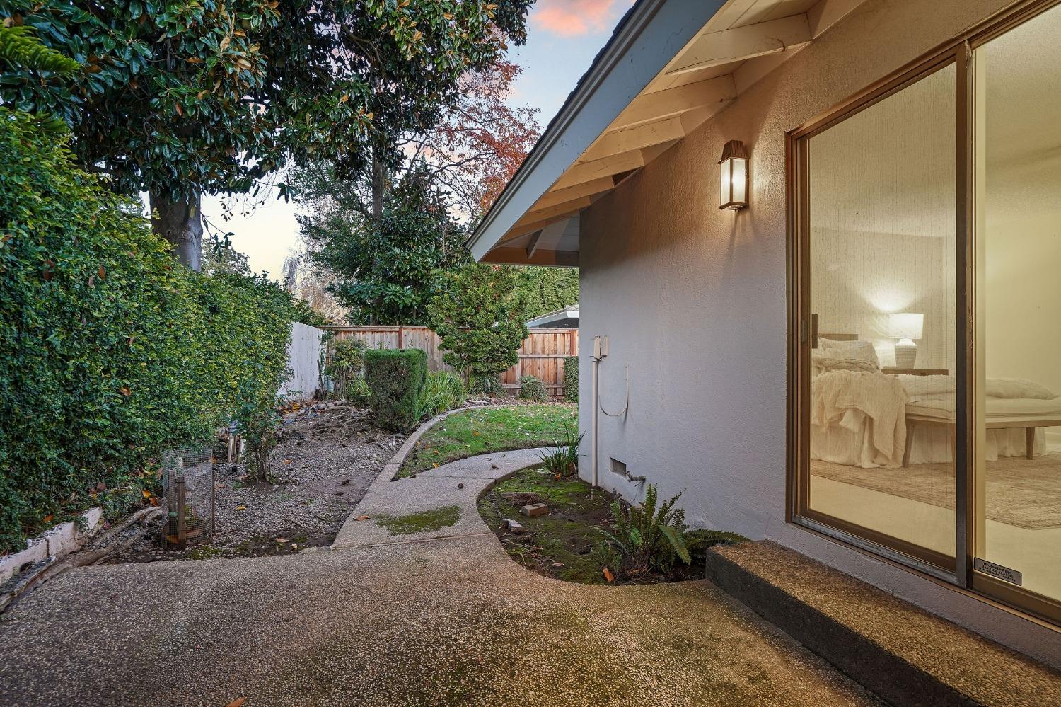 4861 Oak Vista Drive