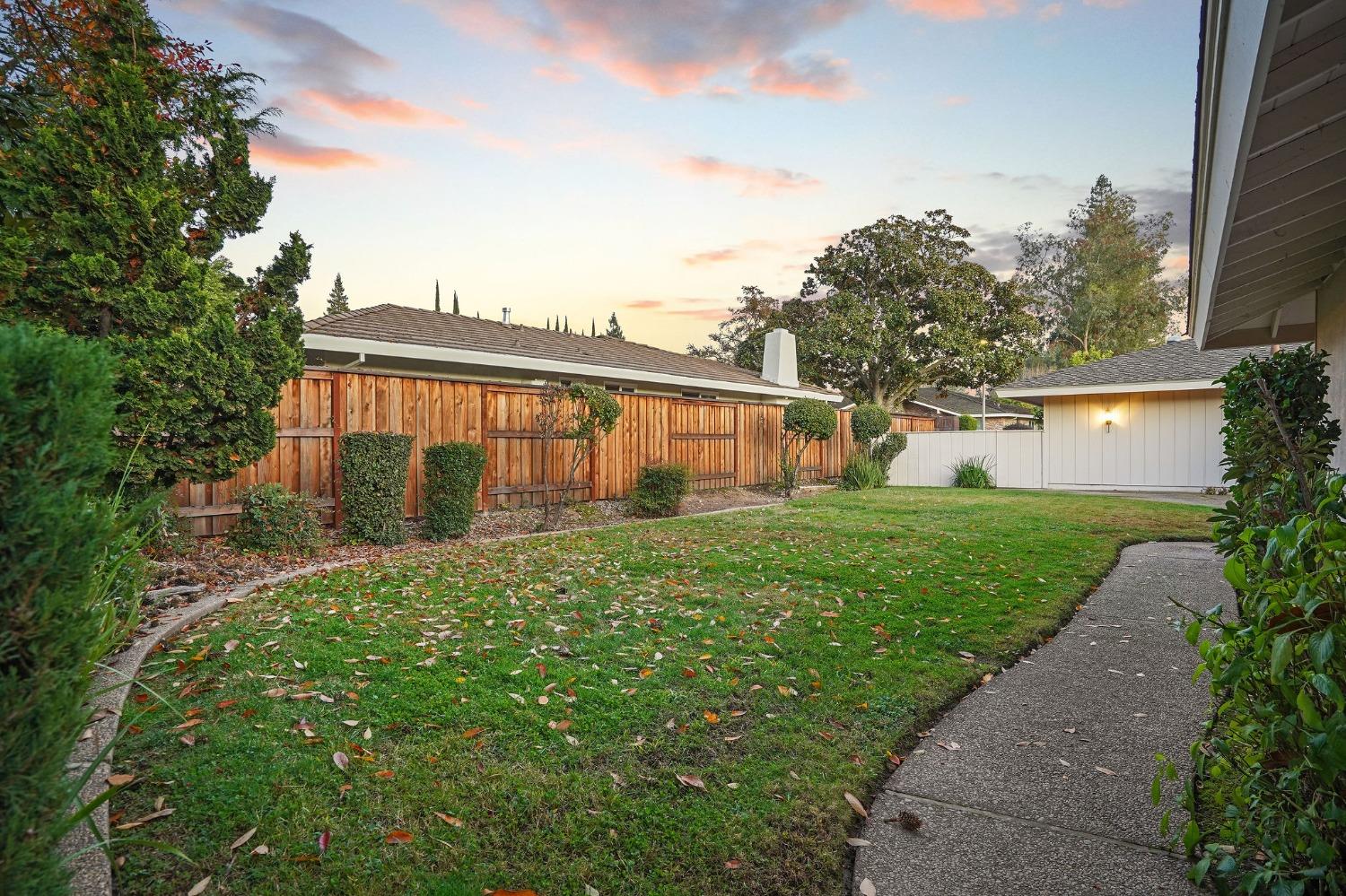 4861 Oak Vista Drive