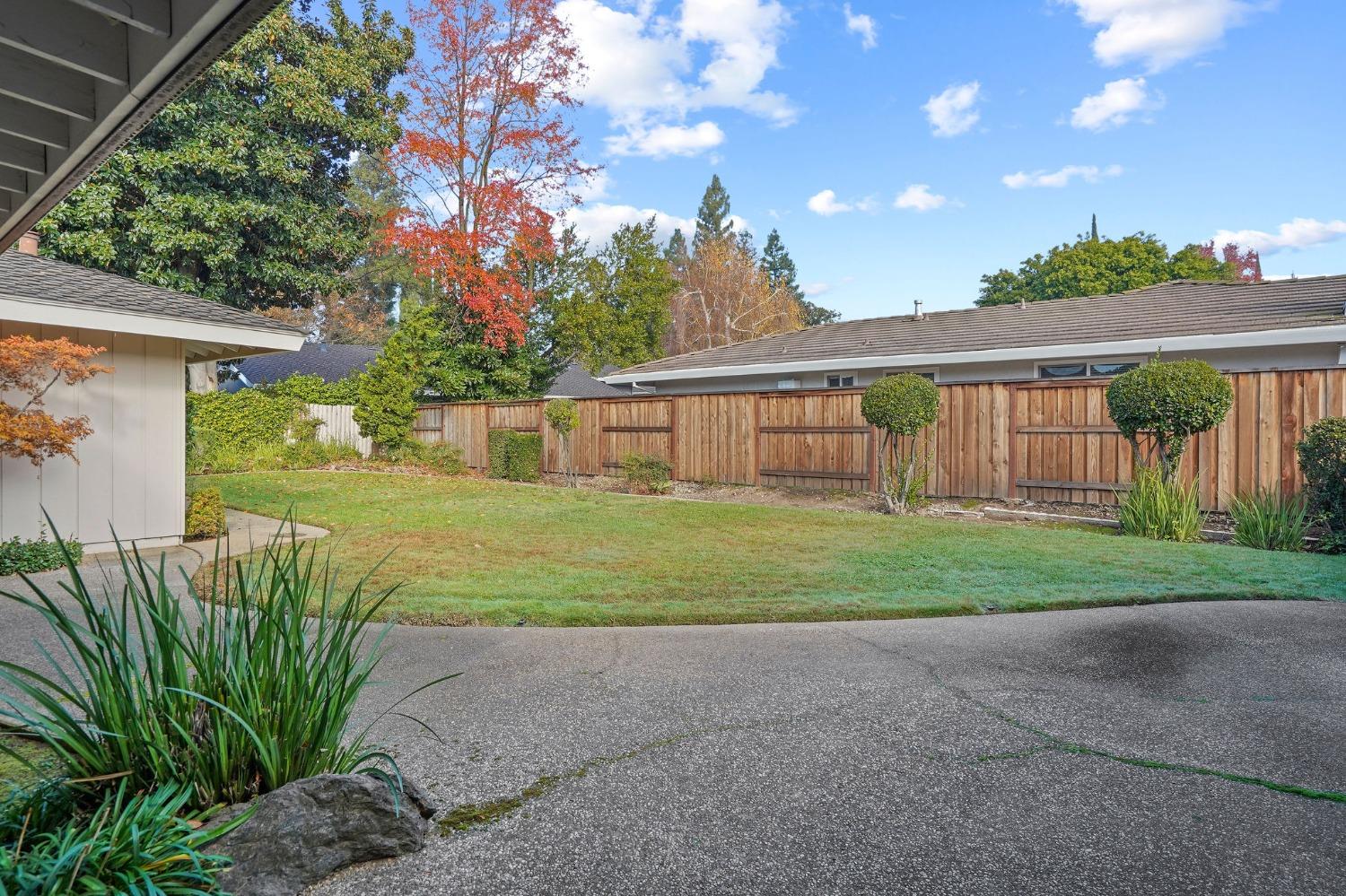 4861 Oak Vista Drive