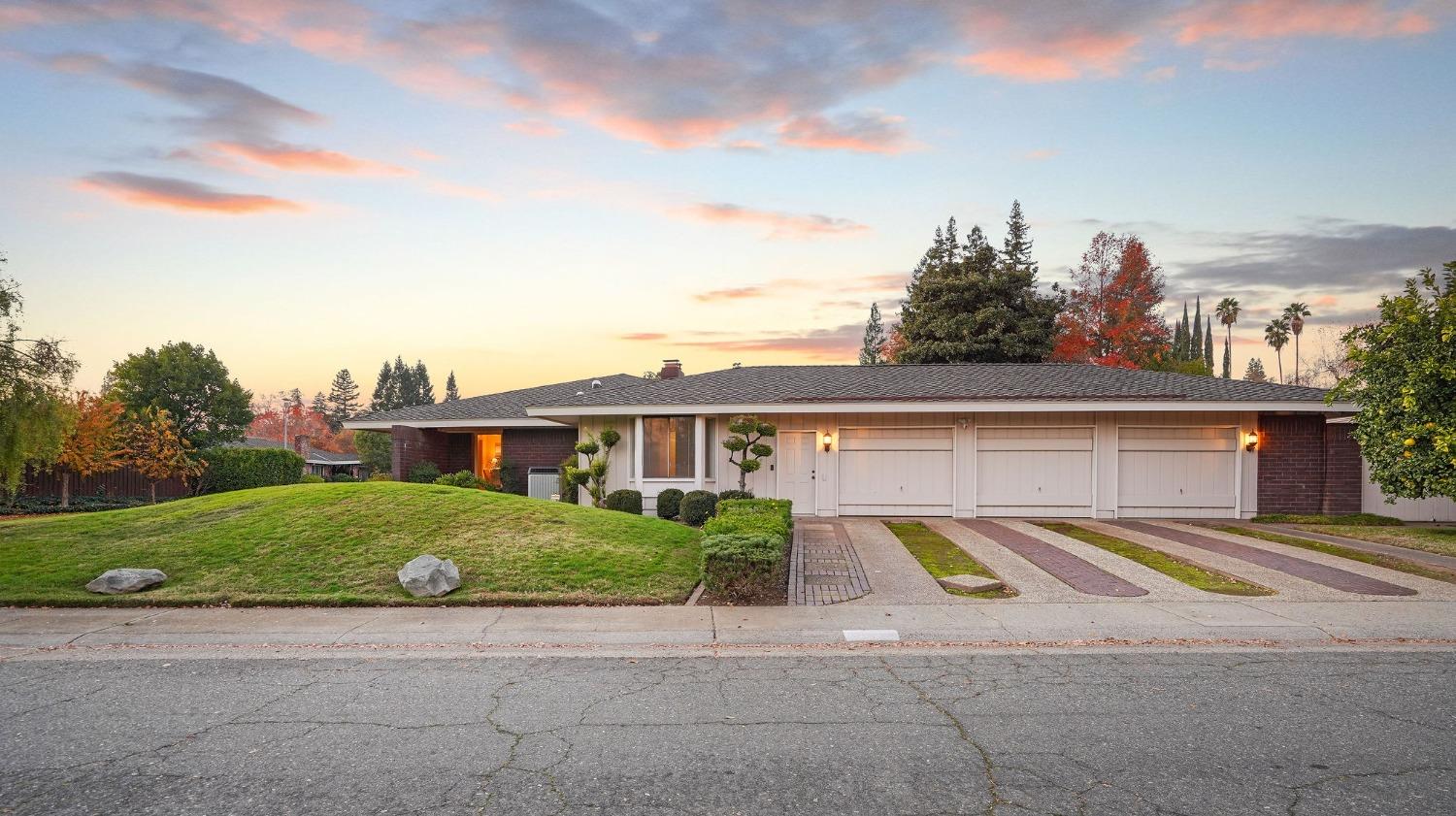 4861 Oak Vista Drive