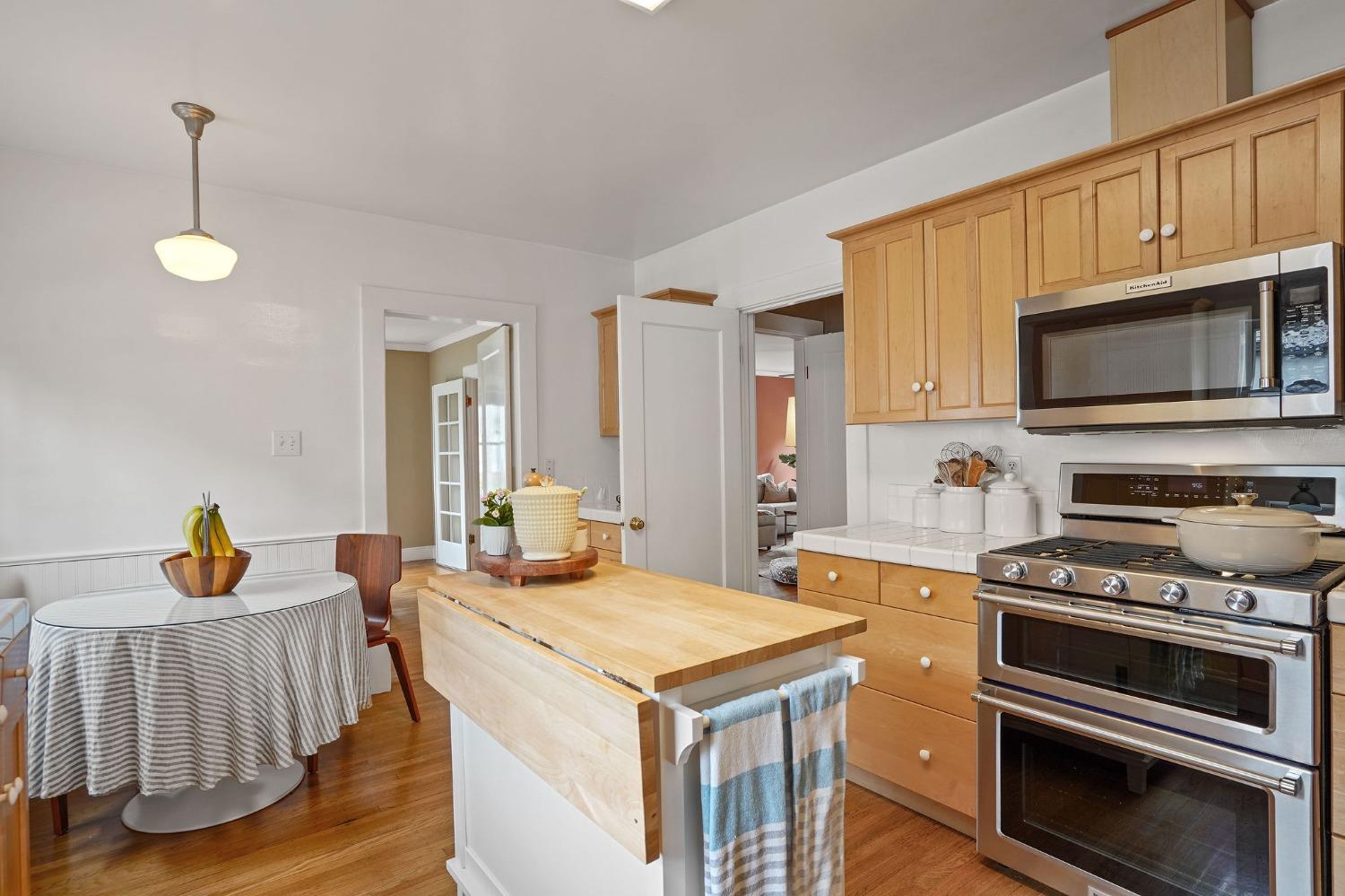 584 39th Street