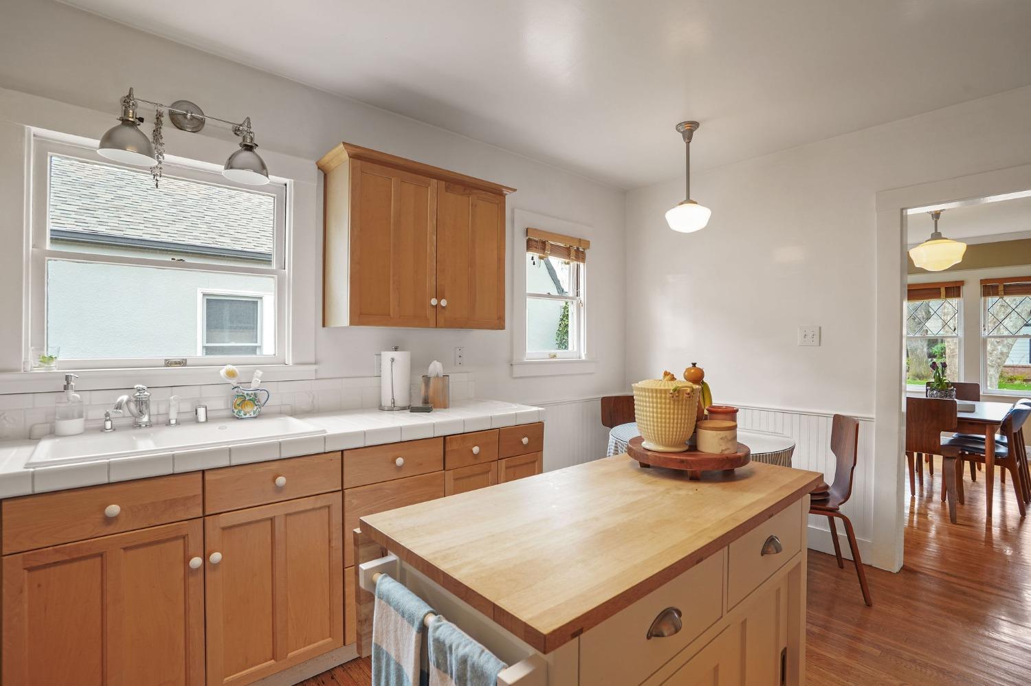 584 39th Street