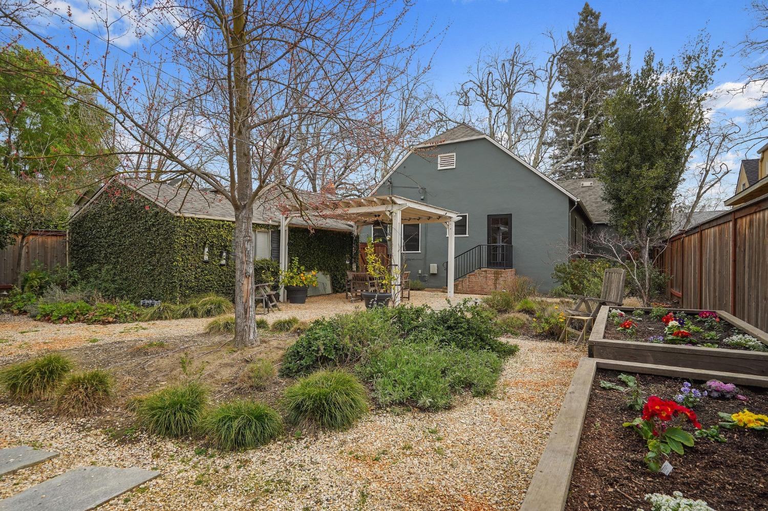 584 39th Street