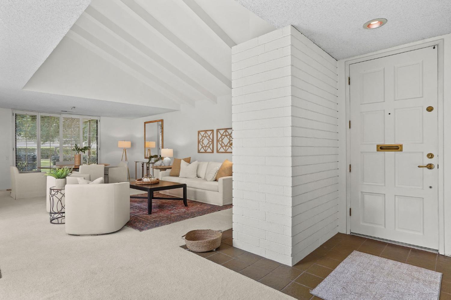 525 Hartnell Place