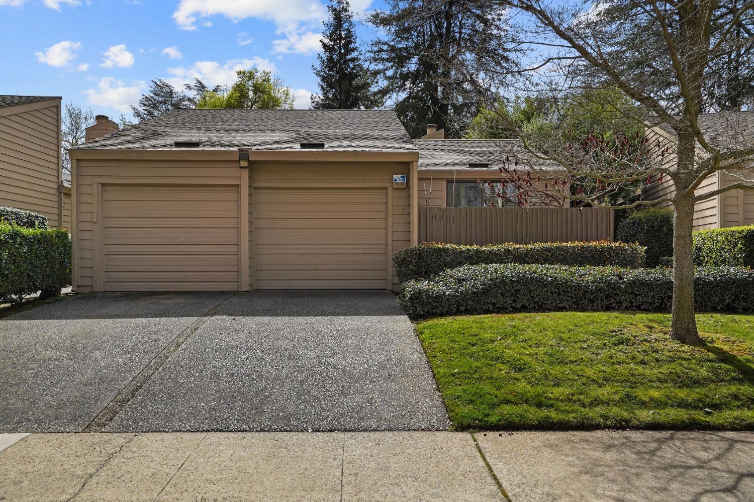525 Hartnell Place