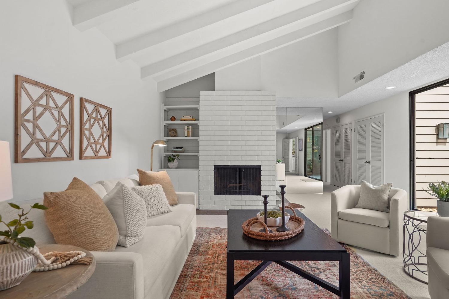 525 Hartnell Place