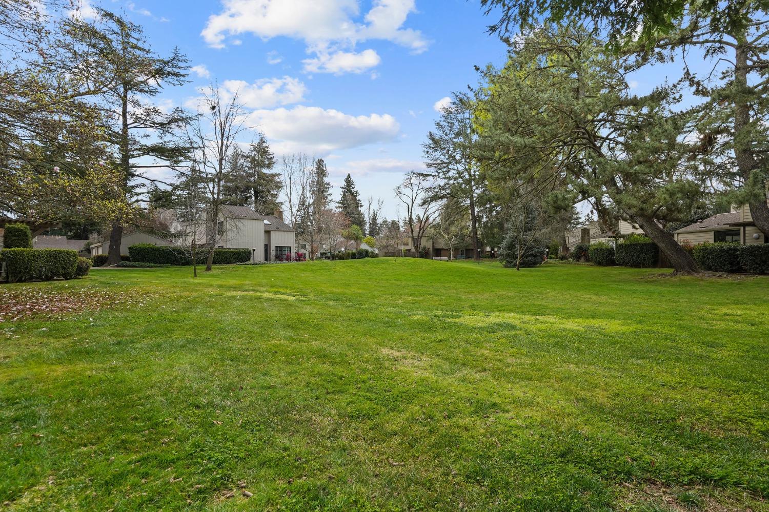 525 Hartnell Place
