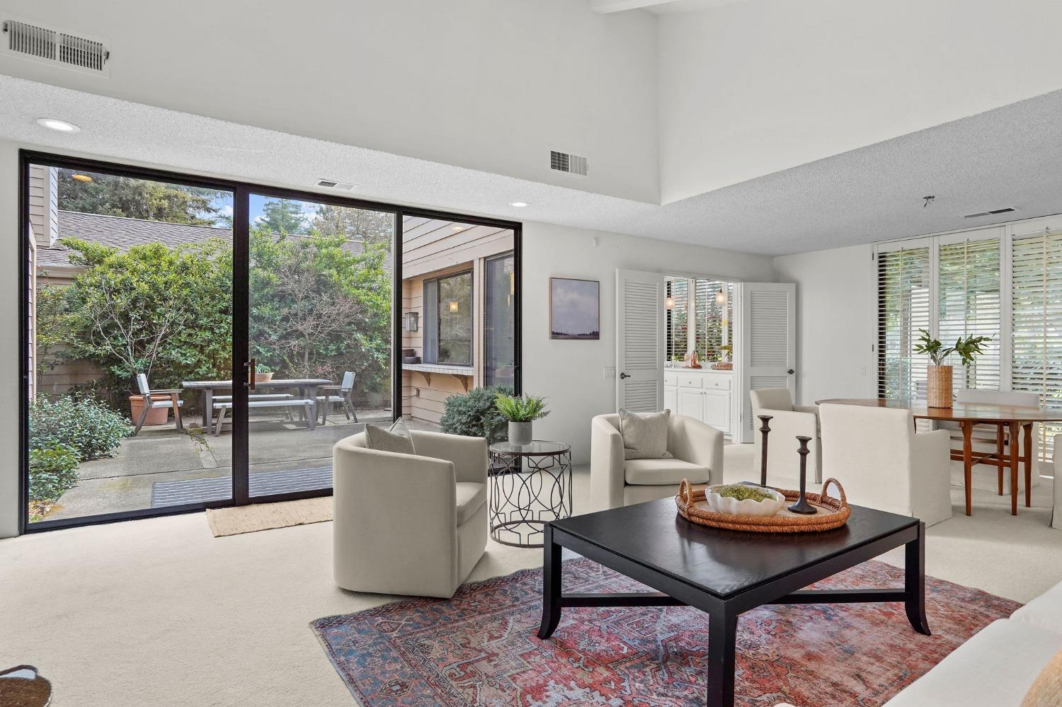 525 Hartnell Place