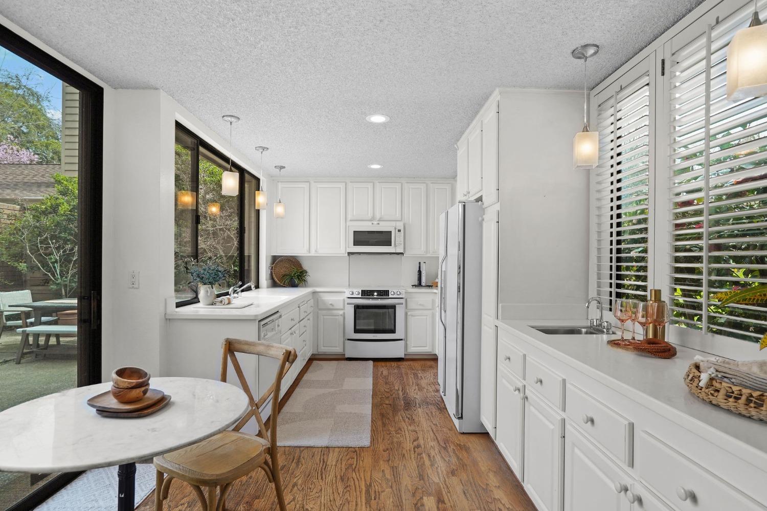 525 Hartnell Place