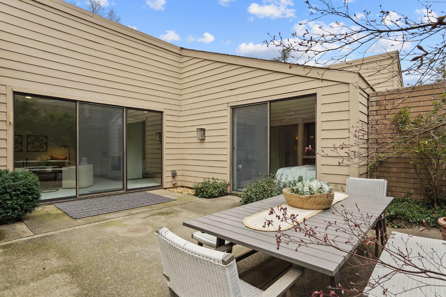 525 Hartnell Place