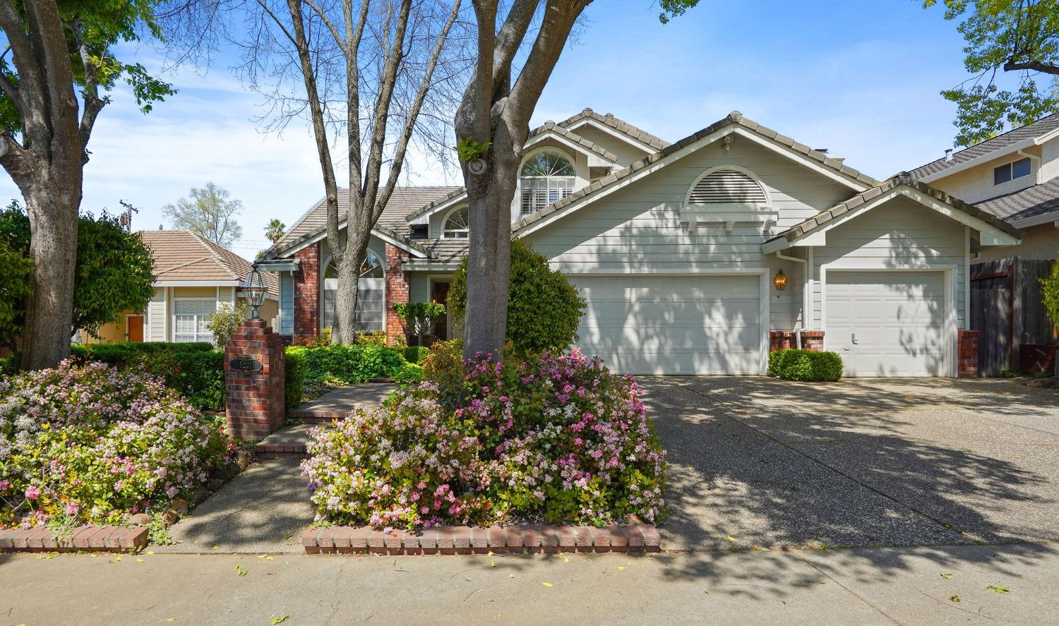 5221 Willow Park Court