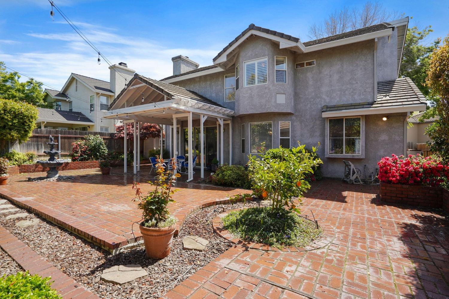 5221 Willow Park Court