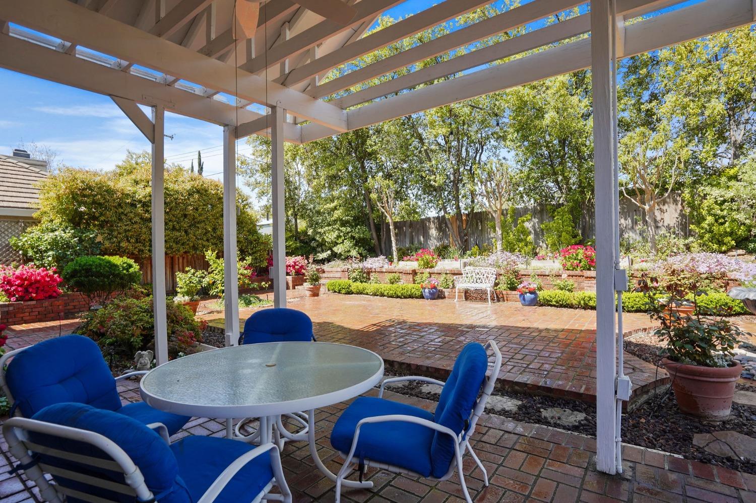 5221 Willow Park Court