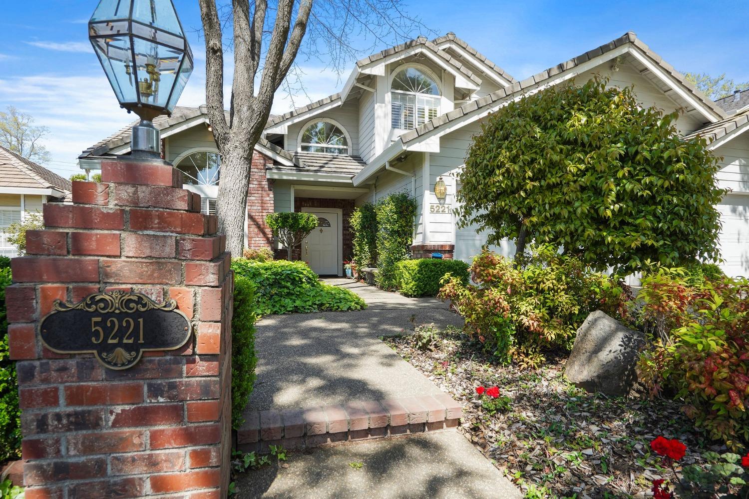 5221 Willow Park Court