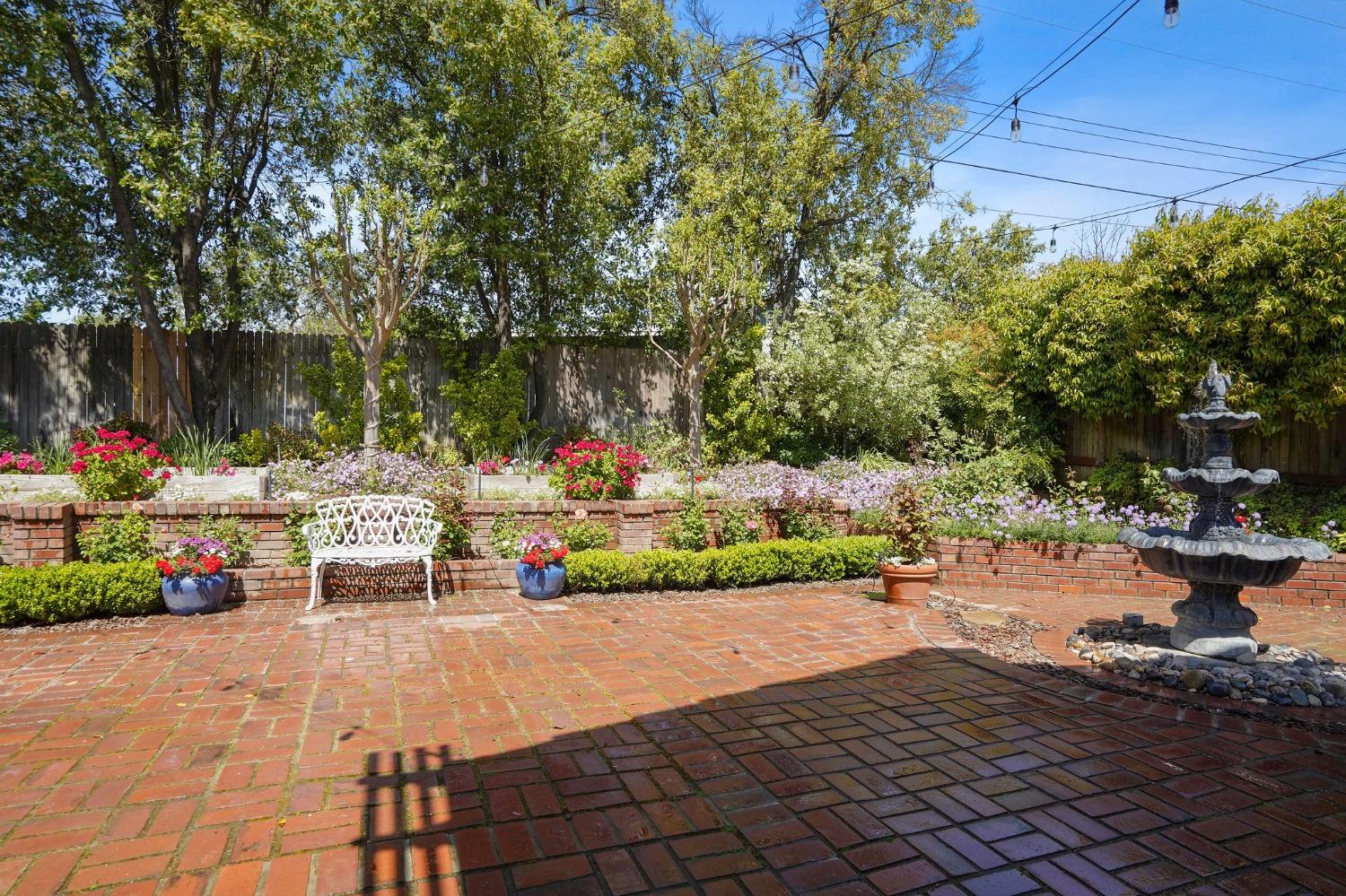 5221 Willow Park Court