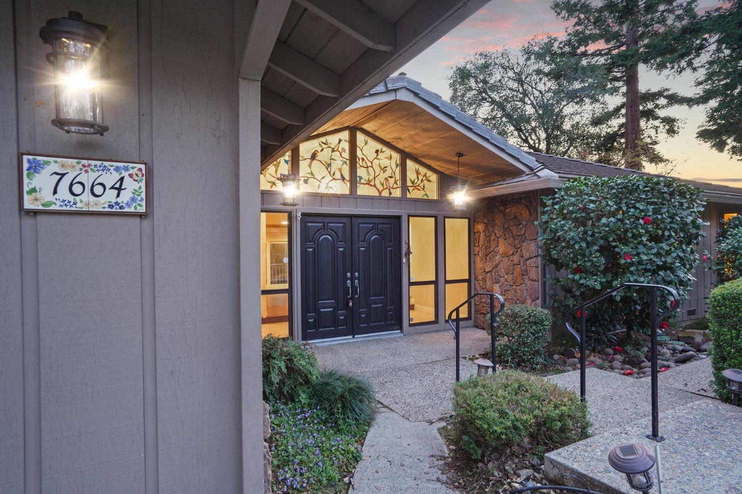 7664 Southcliff Drive