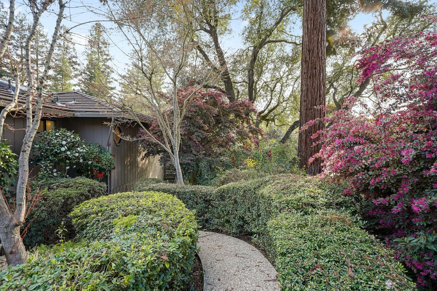 7664 Southcliff Drive