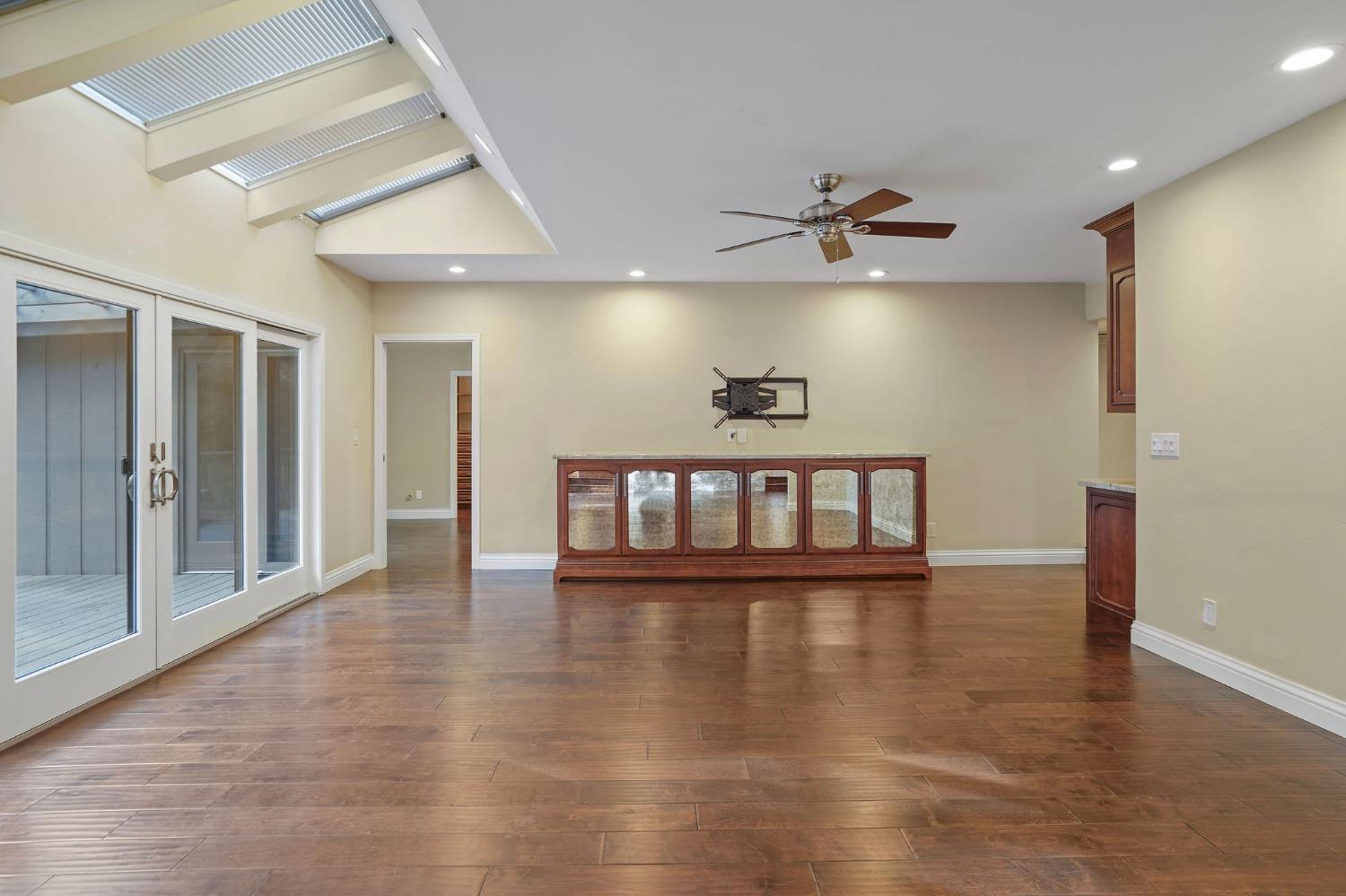 7664 Southcliff Drive