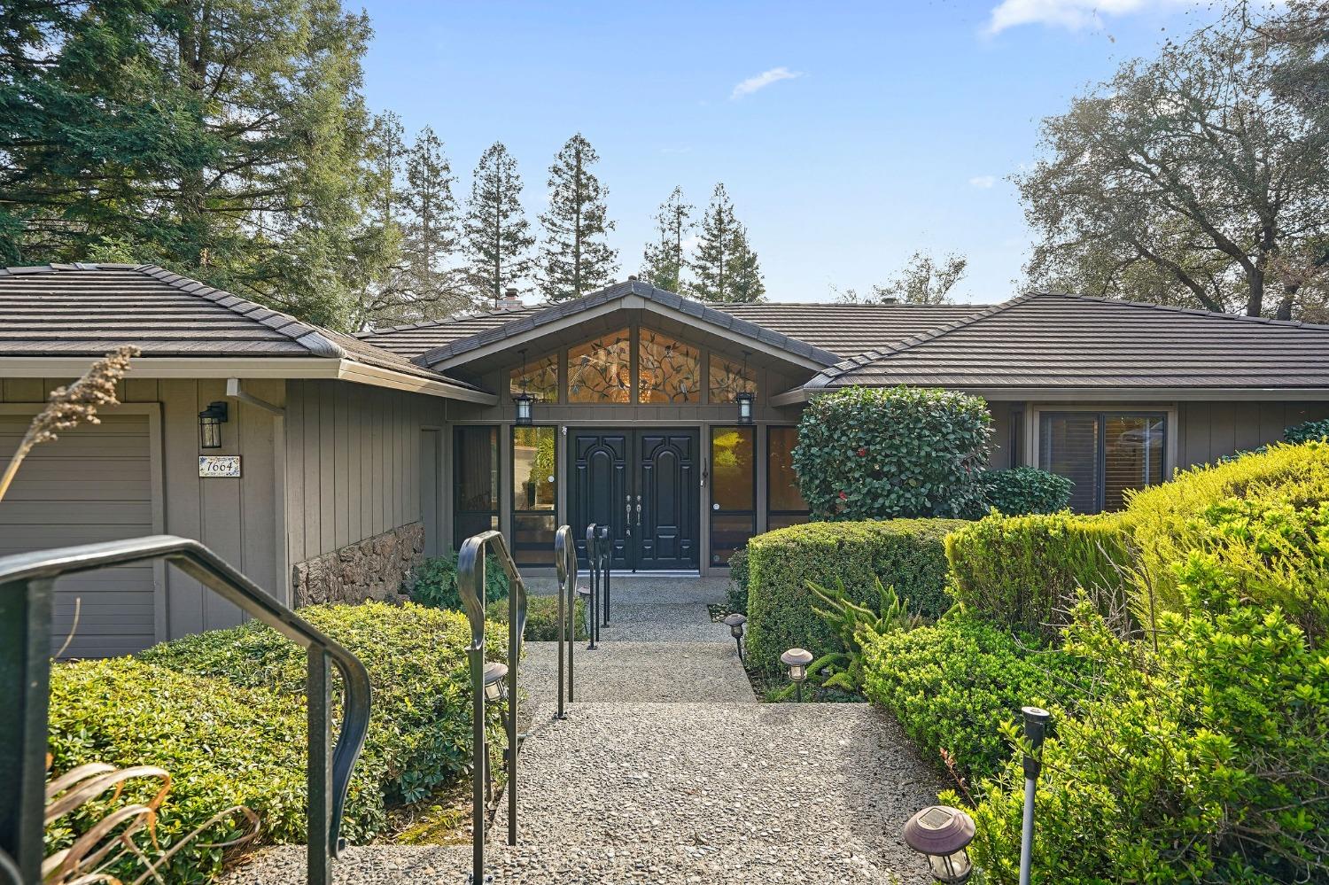 7664 Southcliff Drive