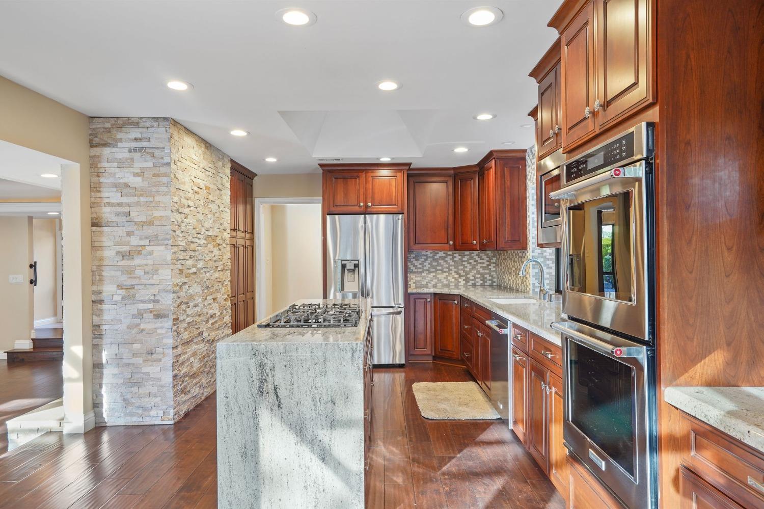 7664 Southcliff Drive