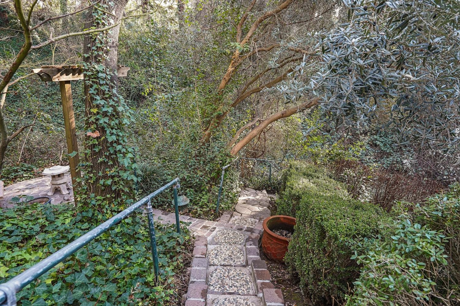 7664 Southcliff Drive