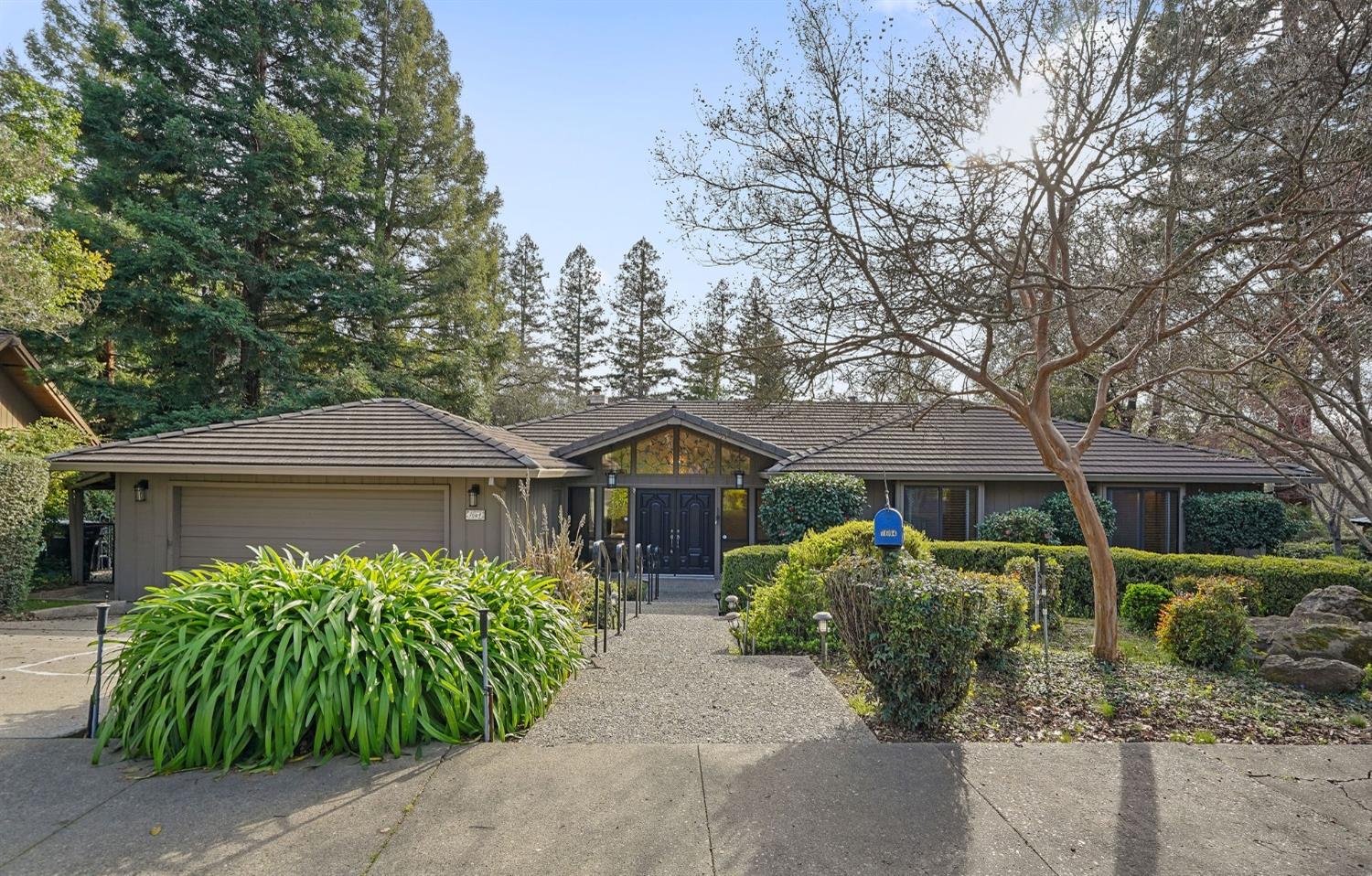 7664 Southcliff Drive