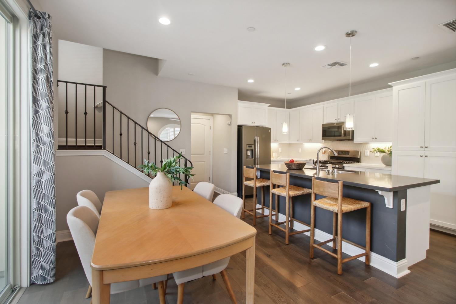 2536 Villa Terrace Lane