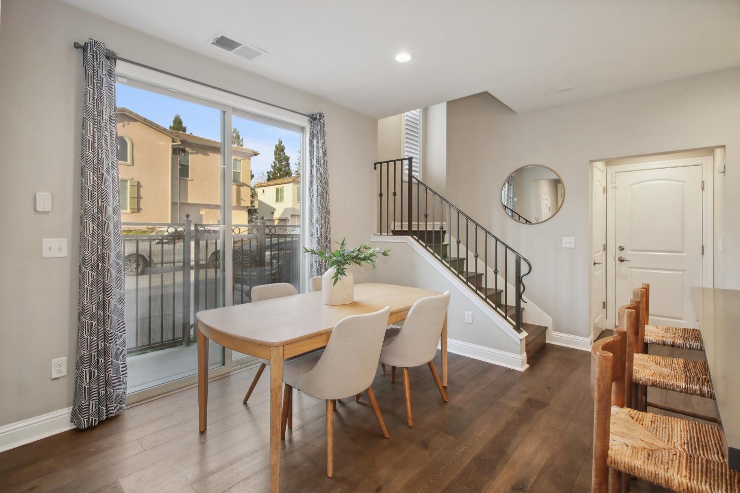 2536 Villa Terrace Lane