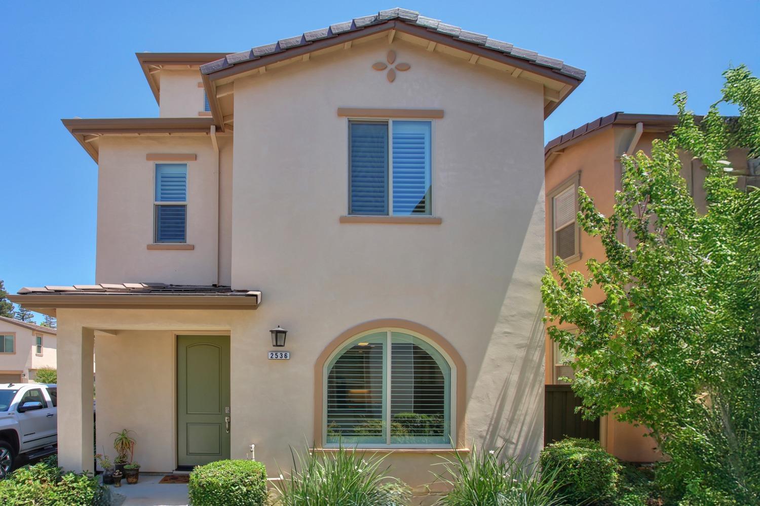 2536 Villa Terrace Lane