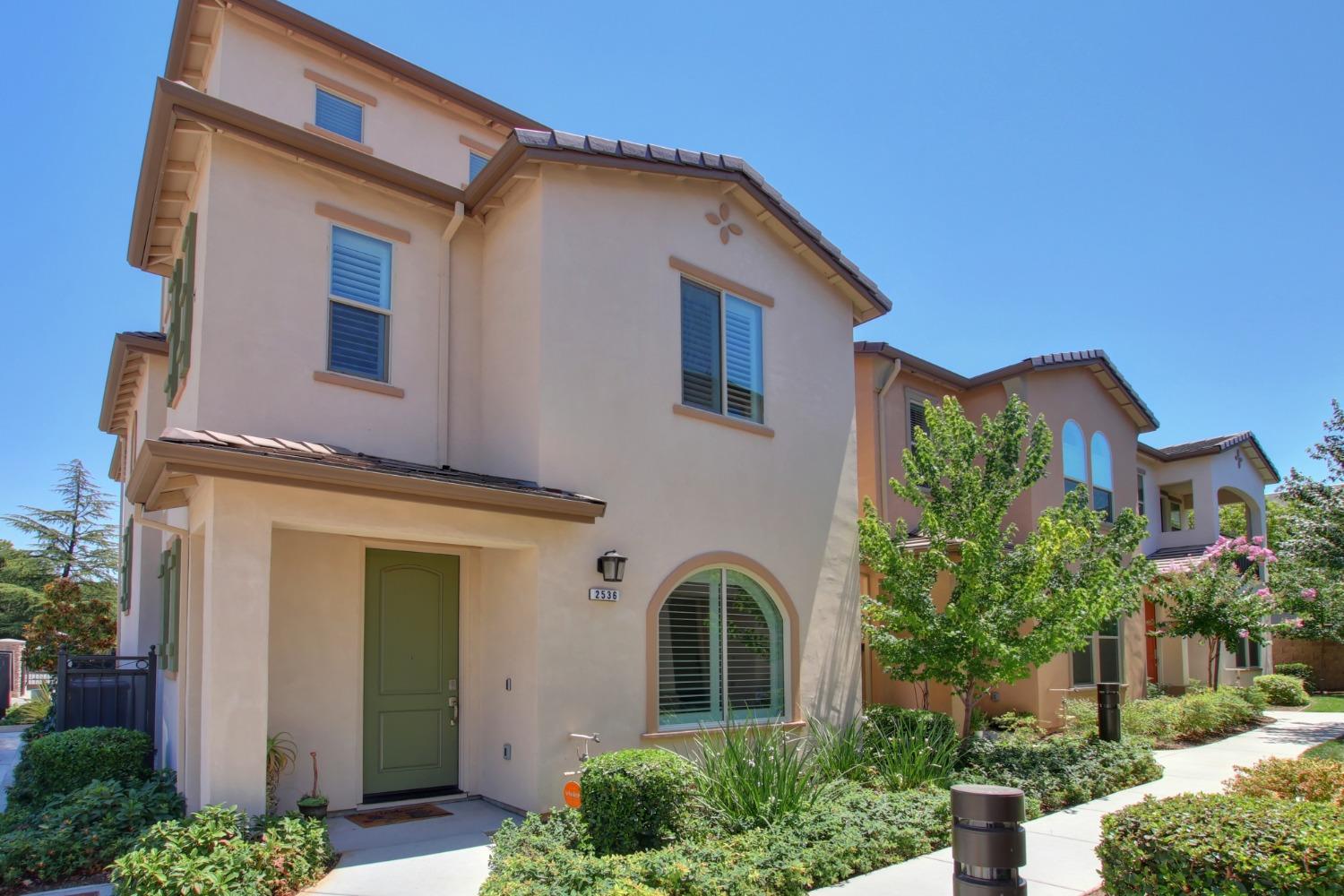 2536 Villa Terrace Lane