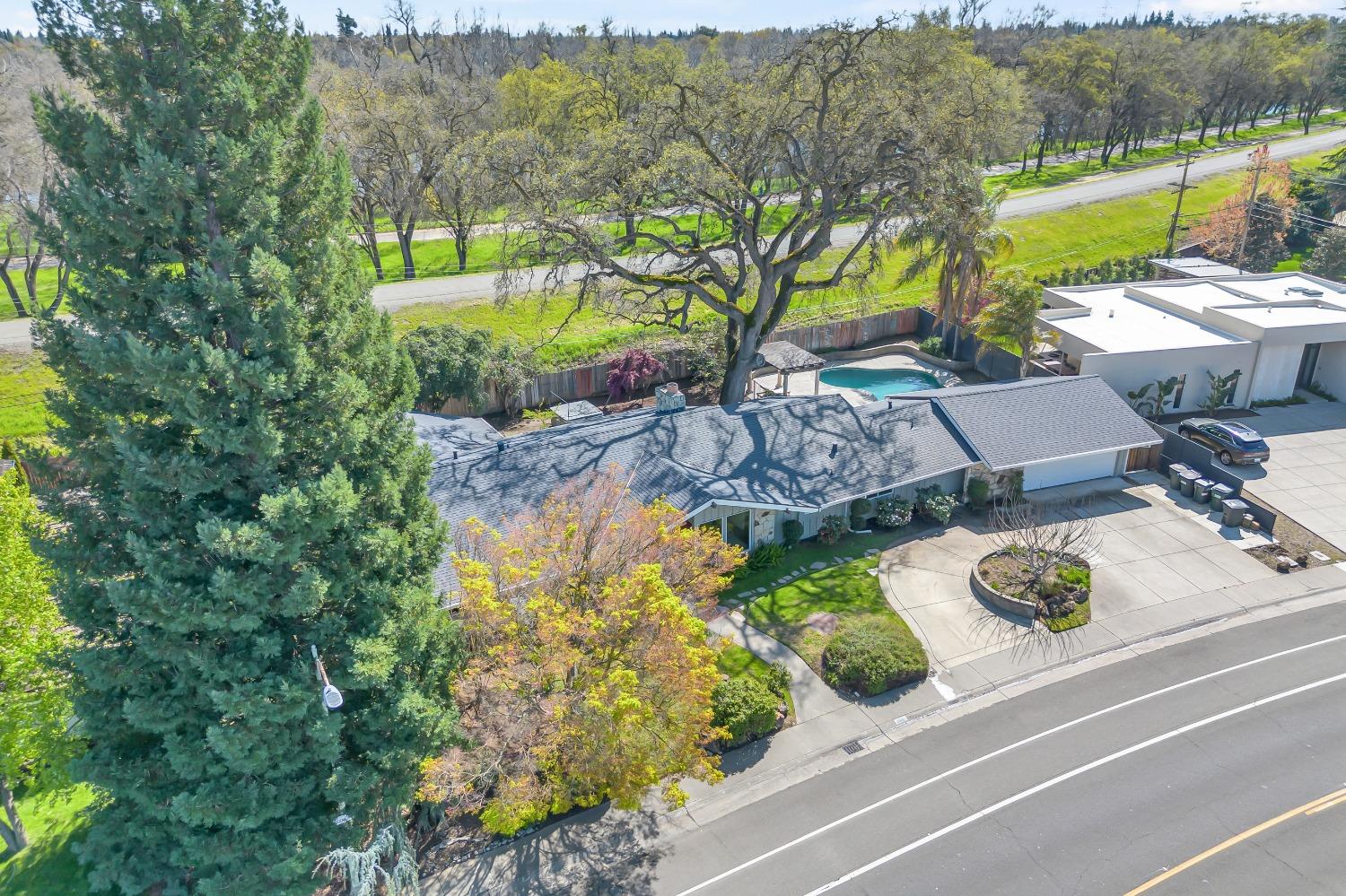 3318 American River Drive