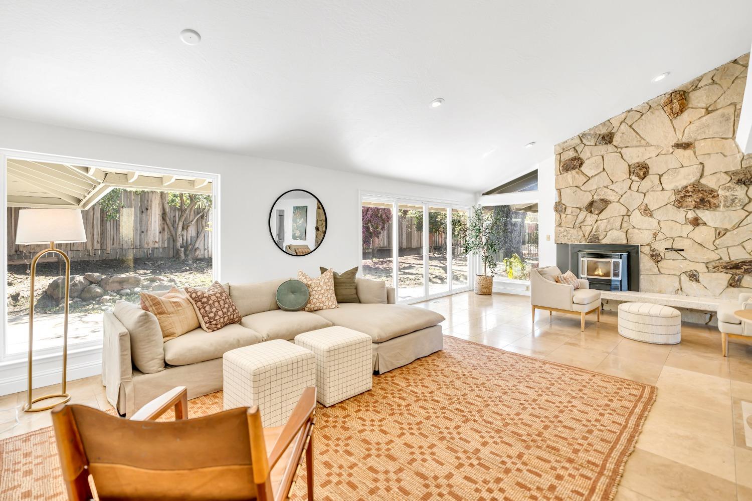 3318 American River Drive