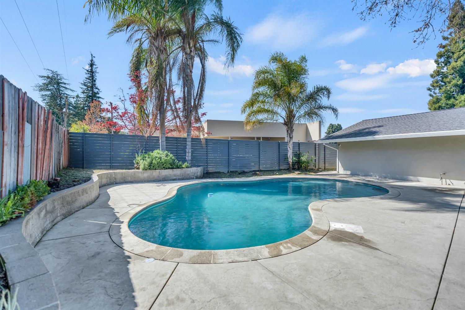 3318 American River Drive
