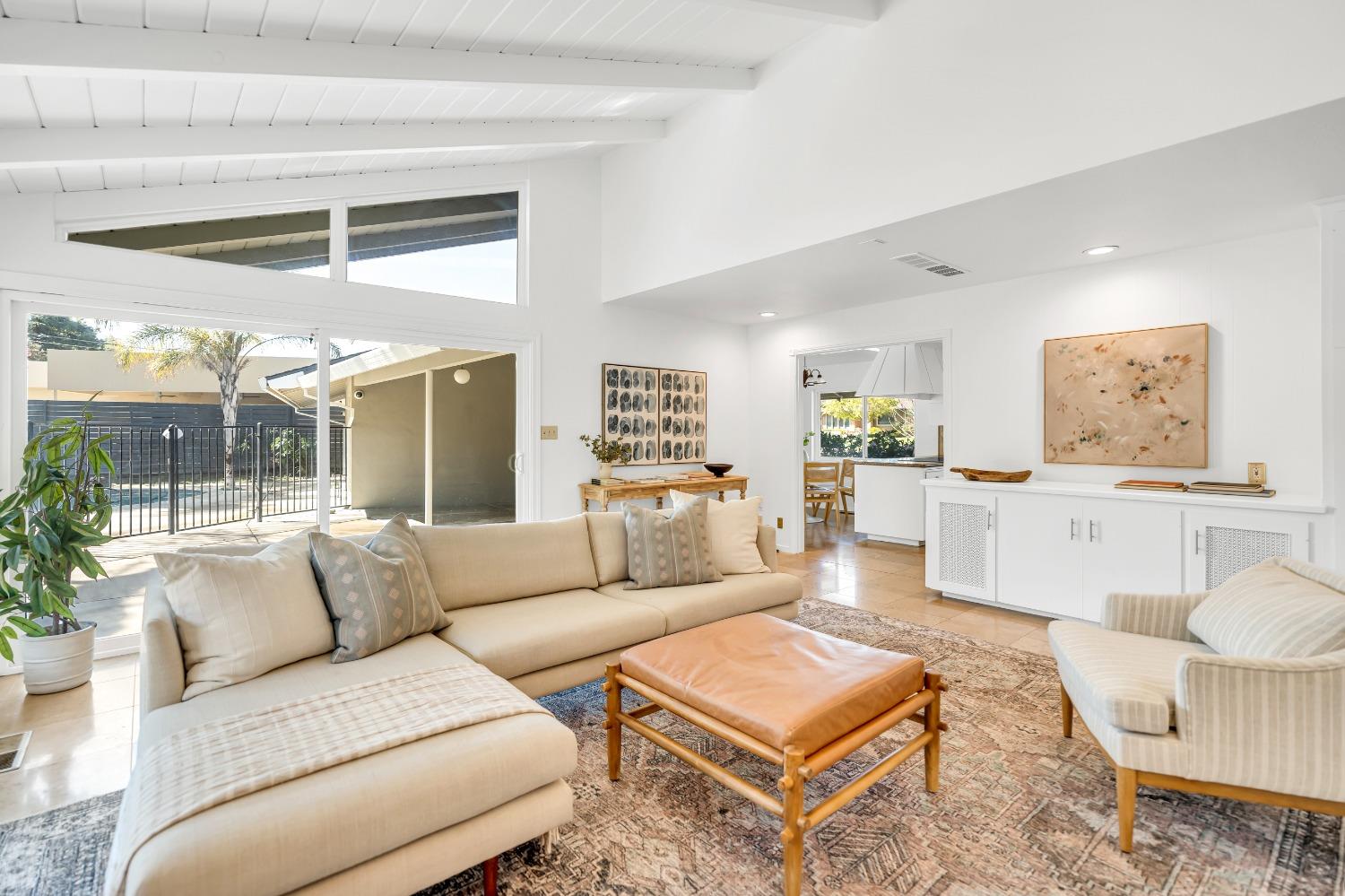 3318 American River Drive