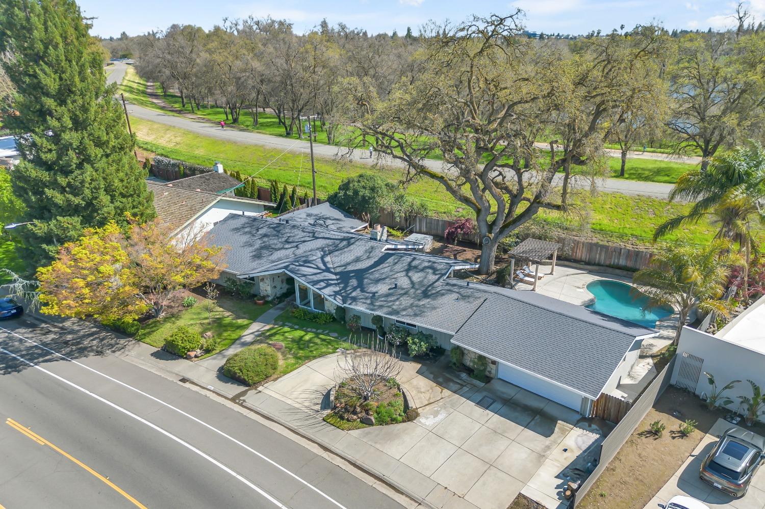 3318 American River Drive