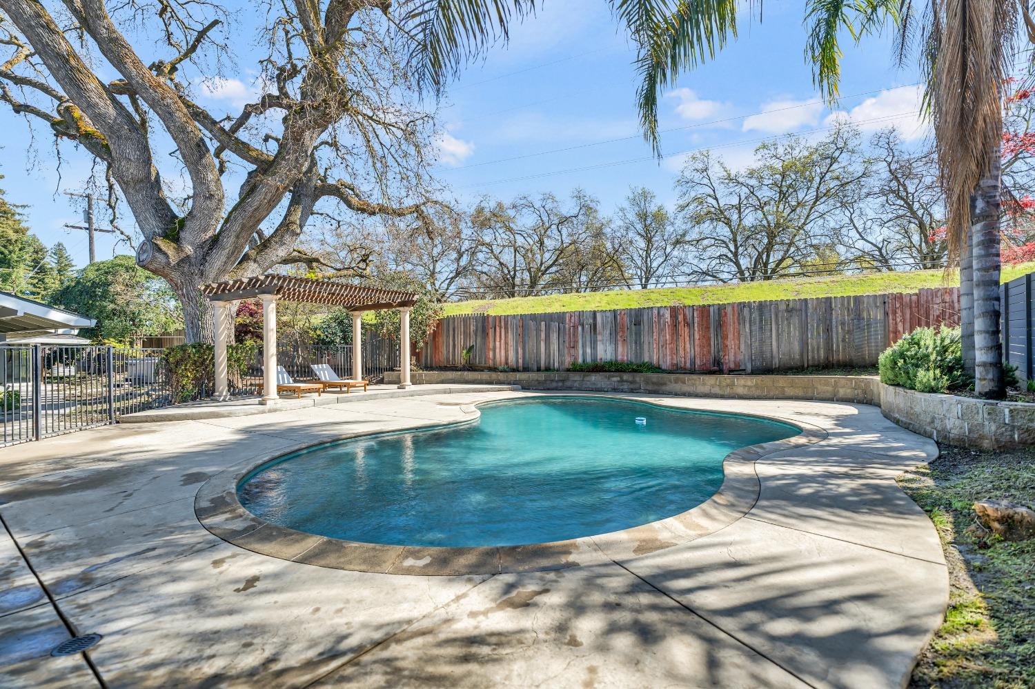 3318 American River Drive