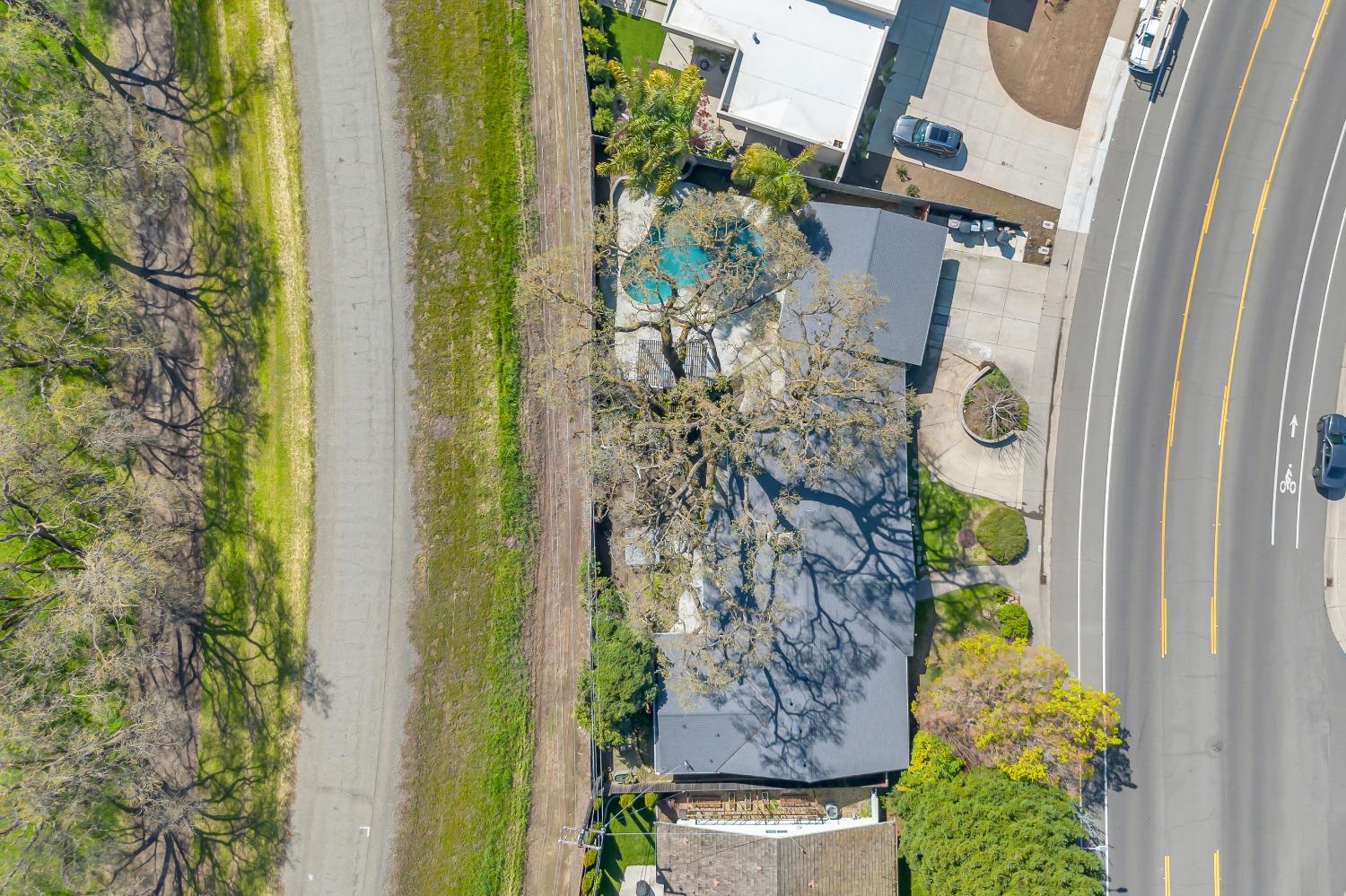 3318 American River Drive