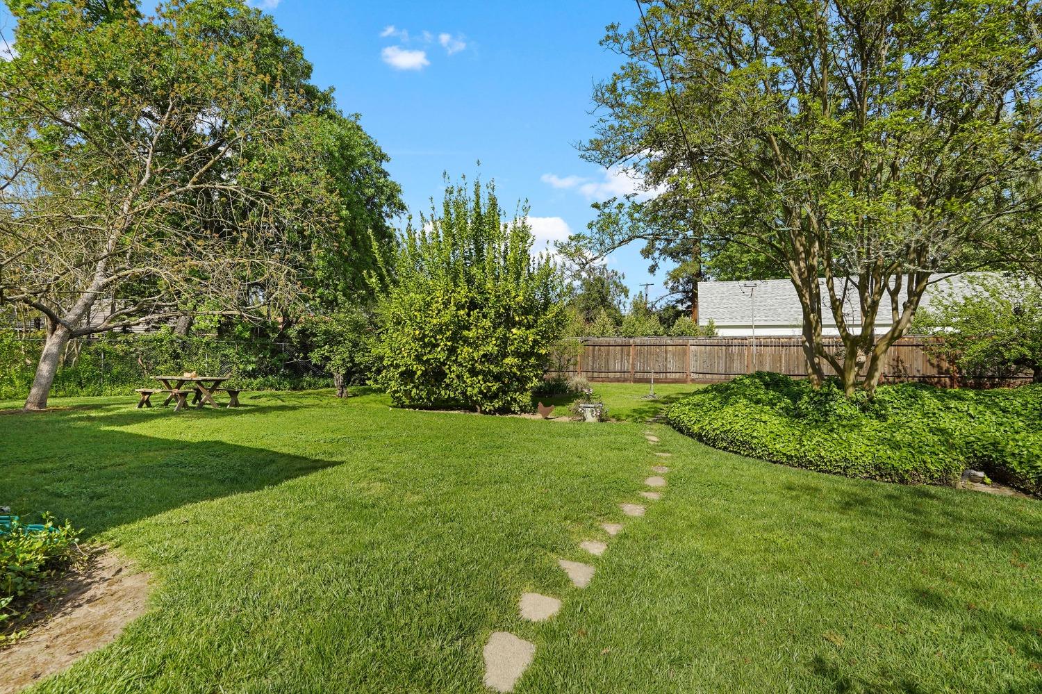 1240 Mariemont Avenue