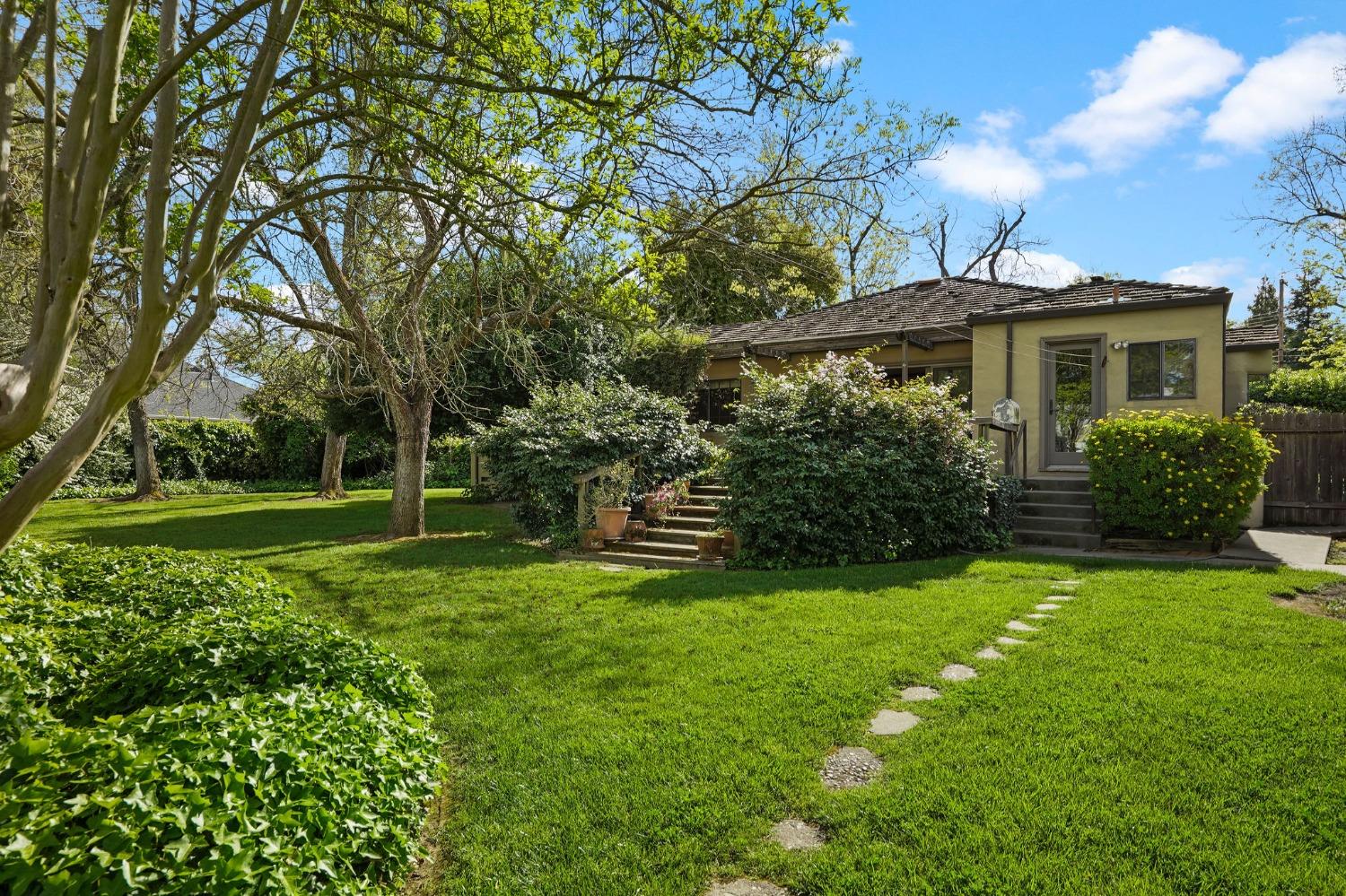 1240 Mariemont Avenue