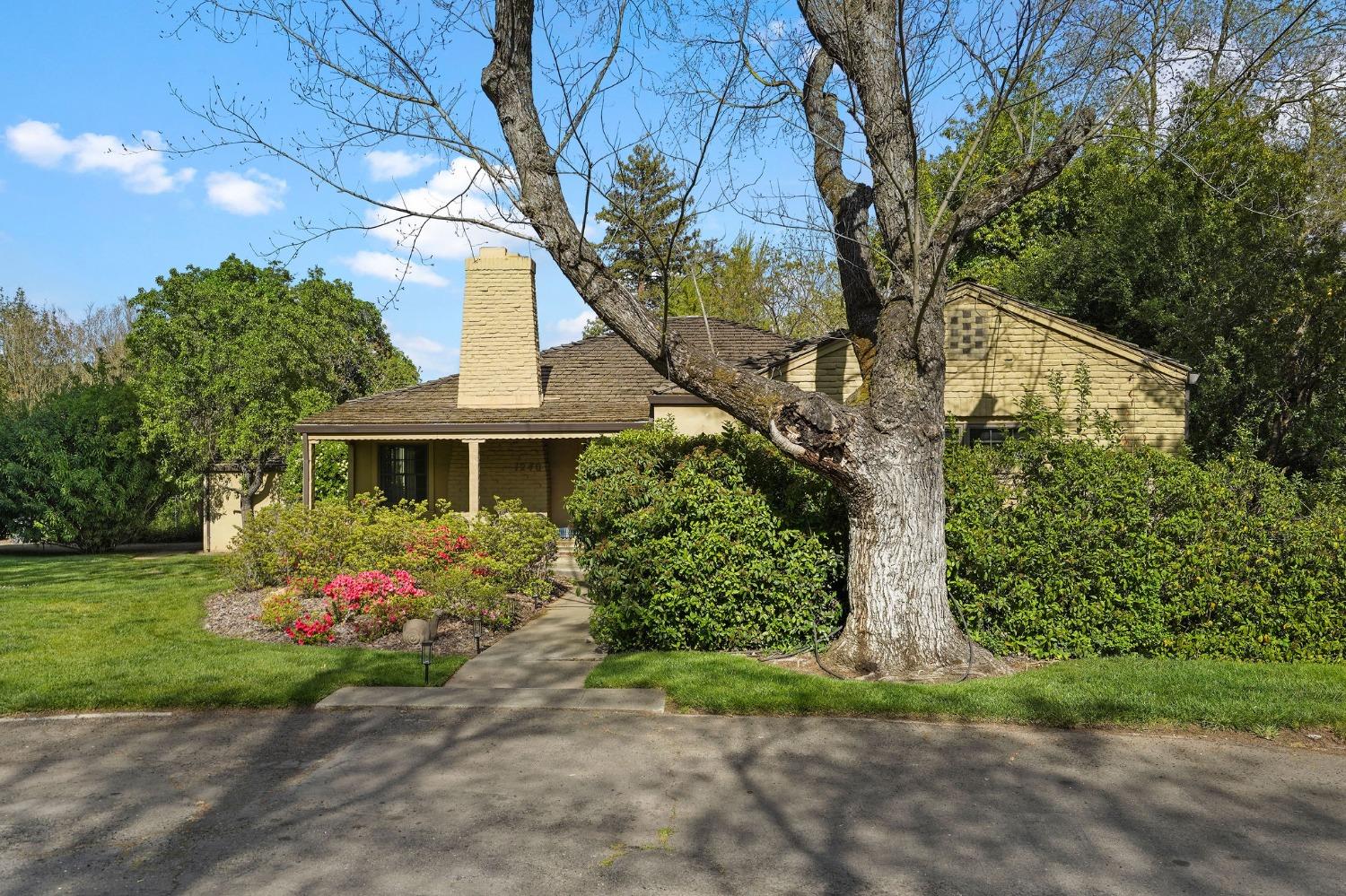 1240 Mariemont Avenue