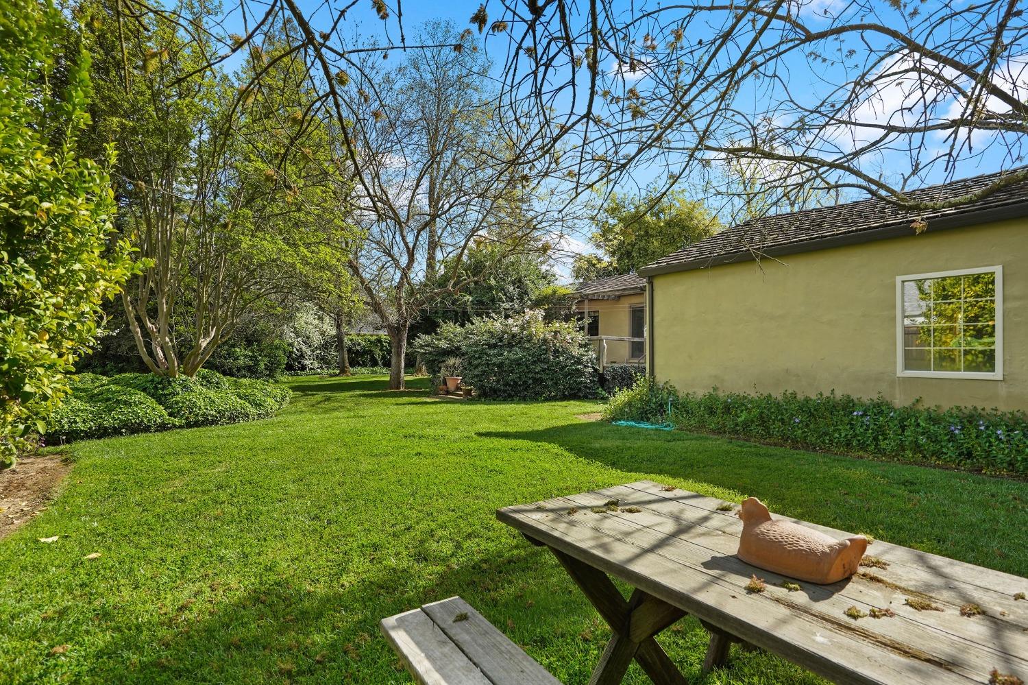 1240 Mariemont Avenue