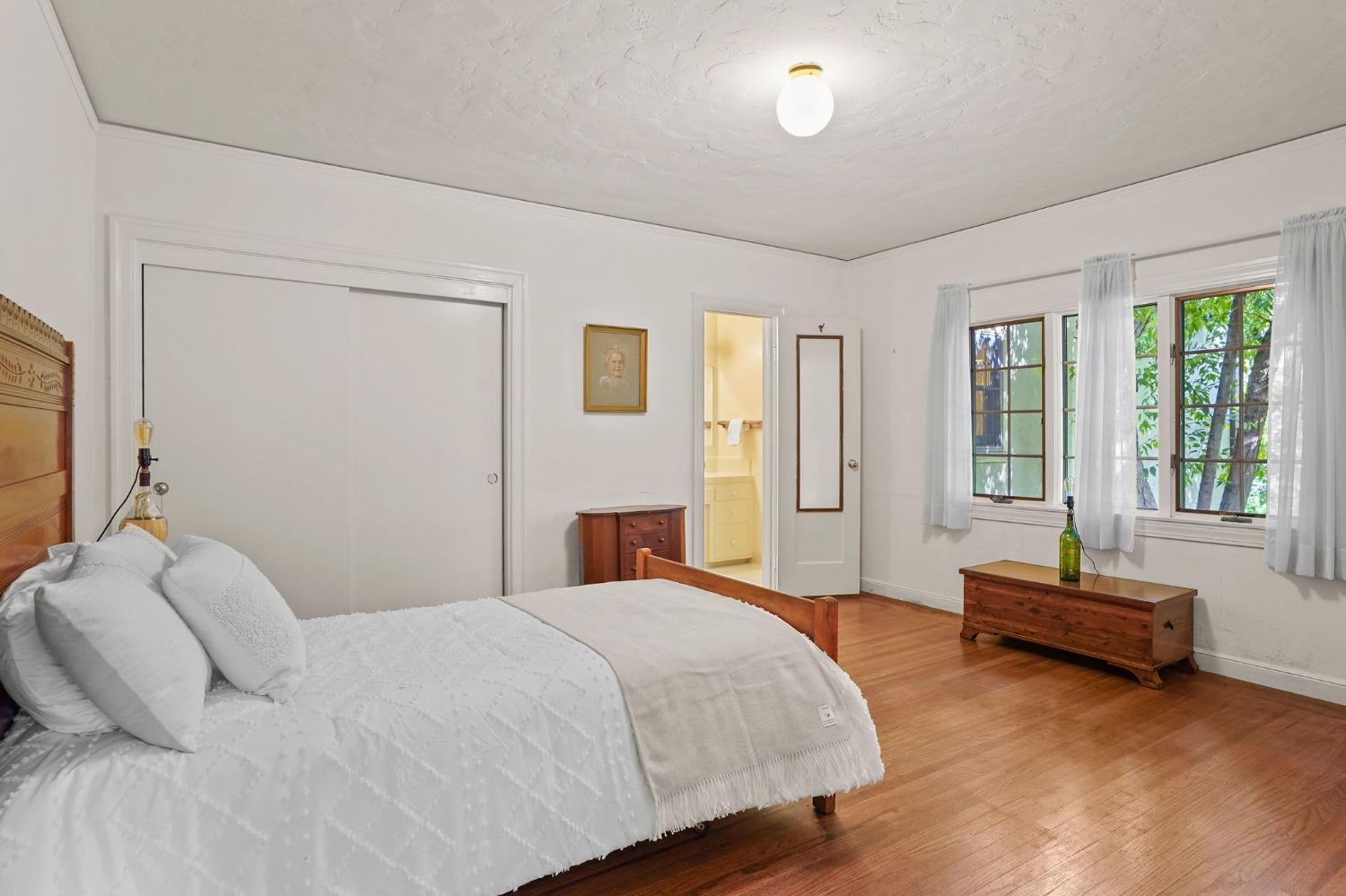 1240 Mariemont Avenue