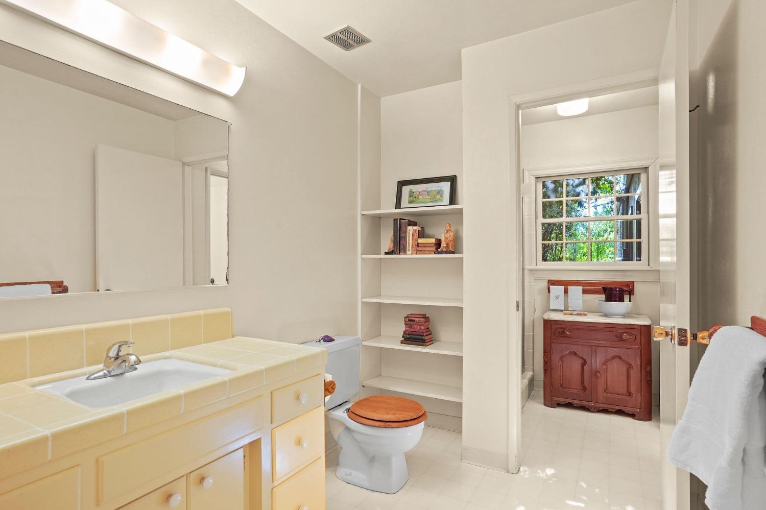 1240 Mariemont Avenue