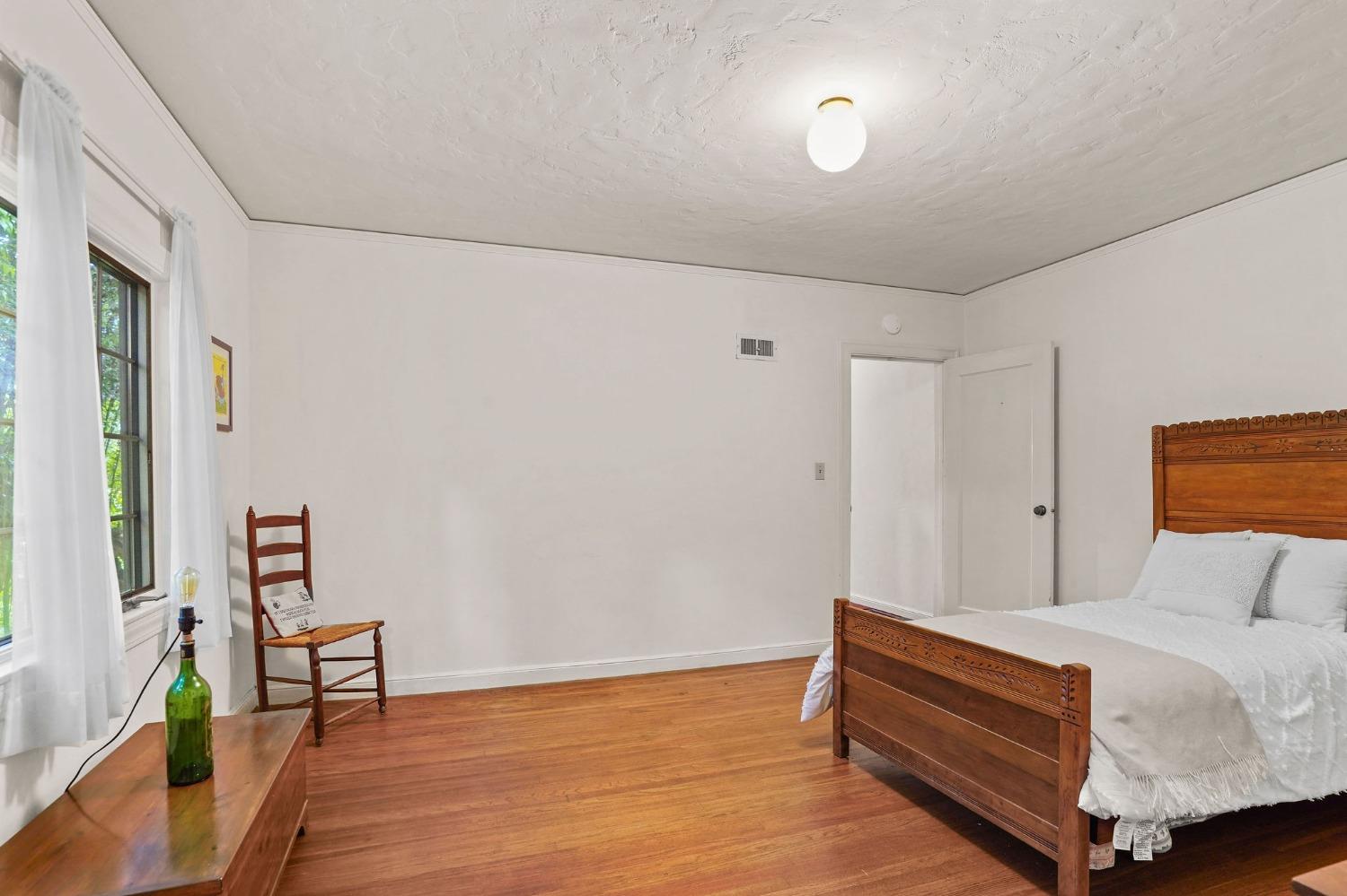 1240 Mariemont Avenue