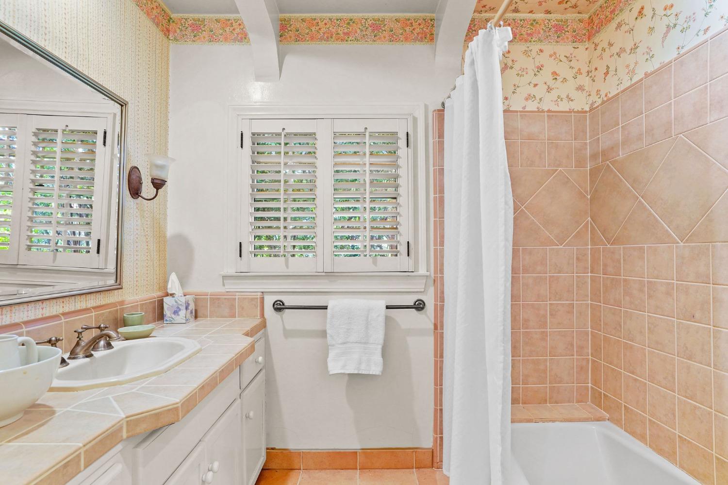 1240 Mariemont Avenue