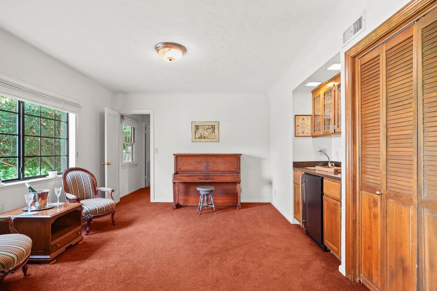 1240 Mariemont Avenue