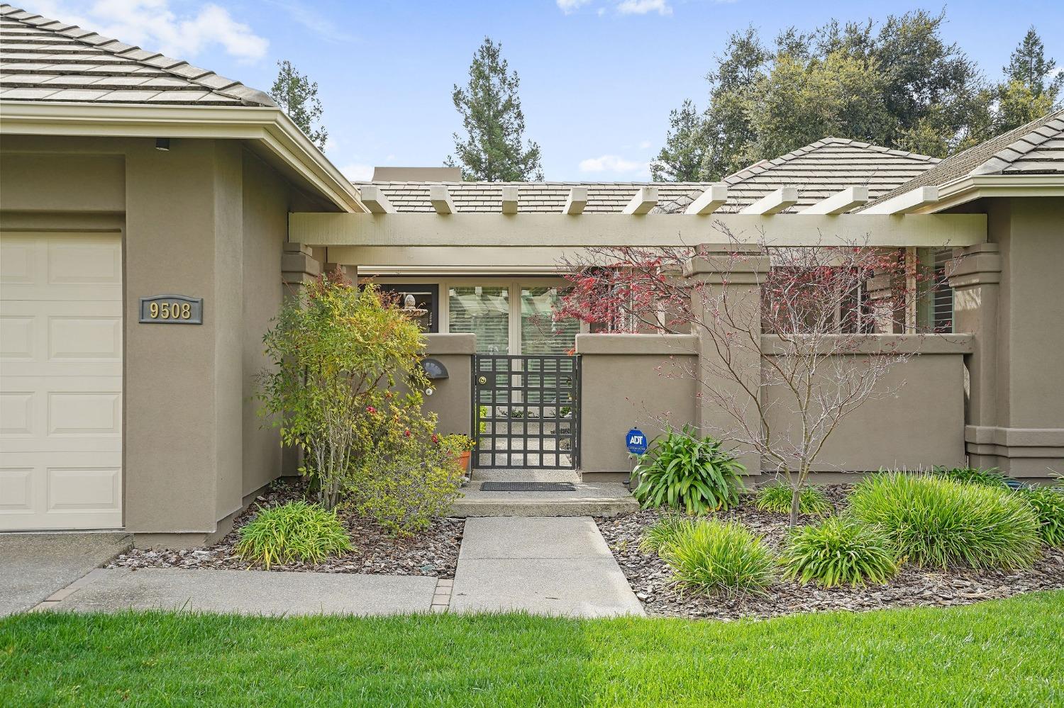 9508 Golf Course Lane