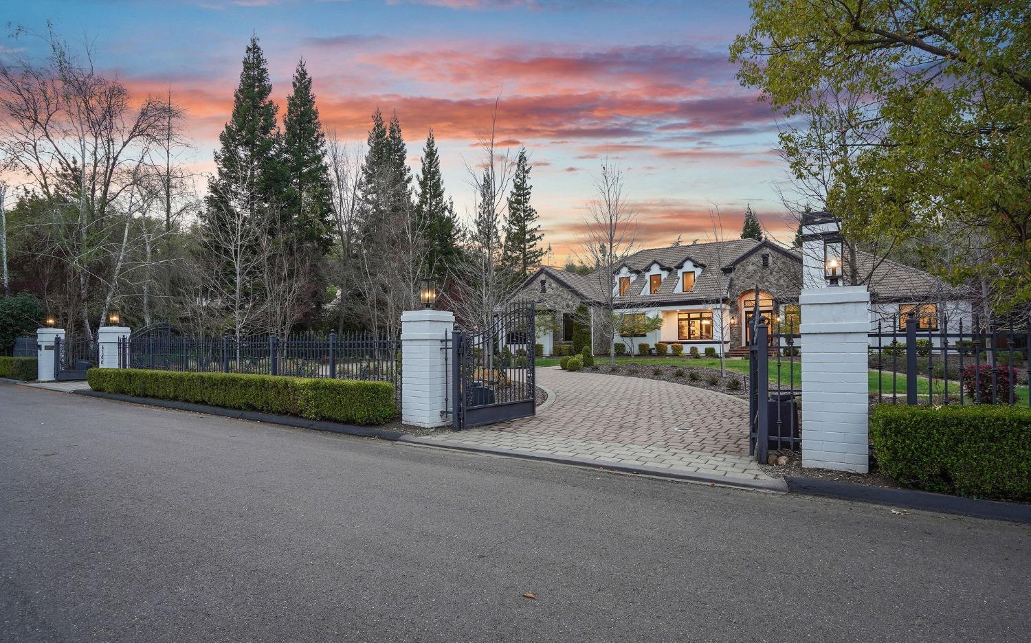 6200 Barcelona Court