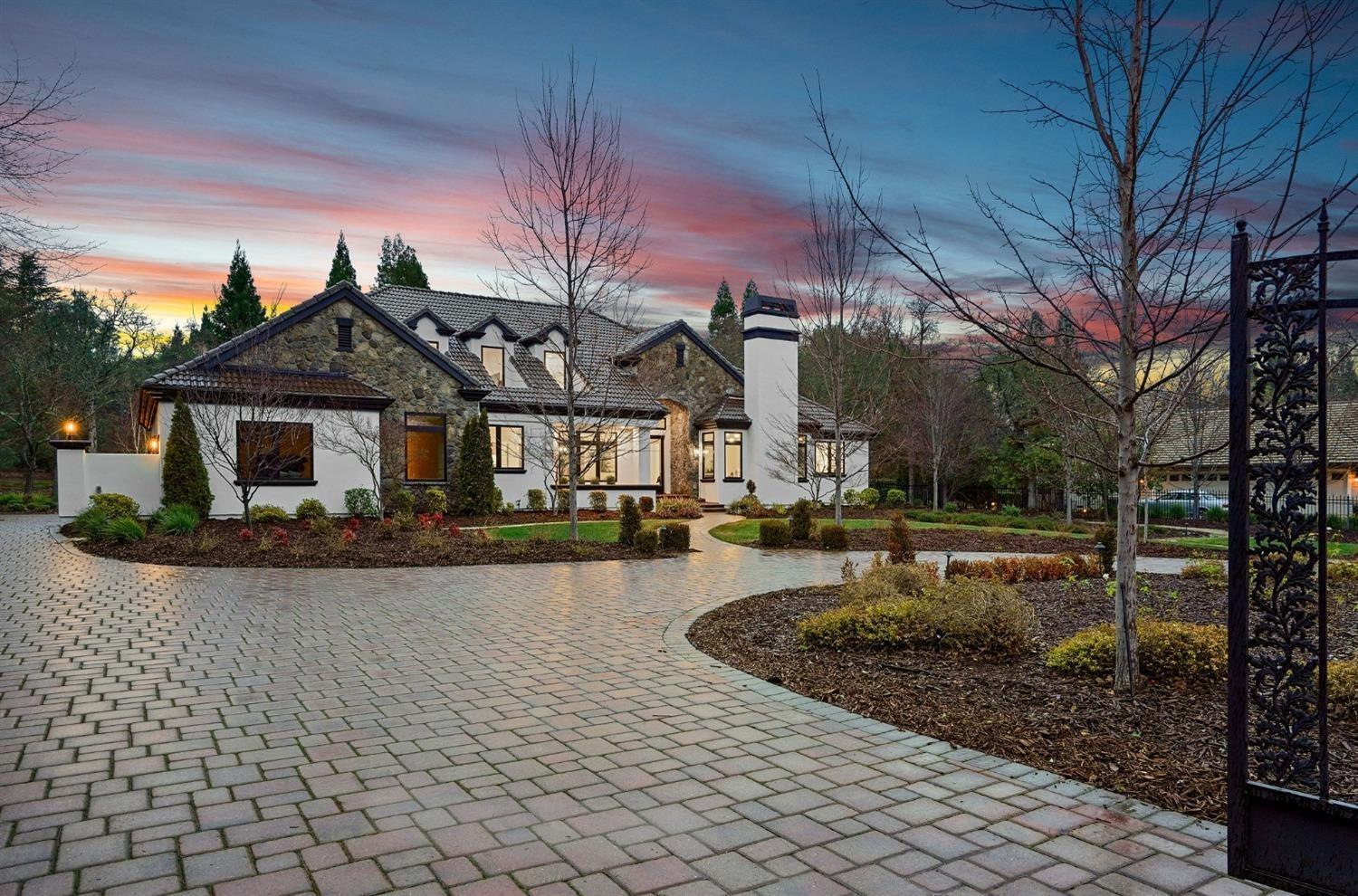 6200 Barcelona Court