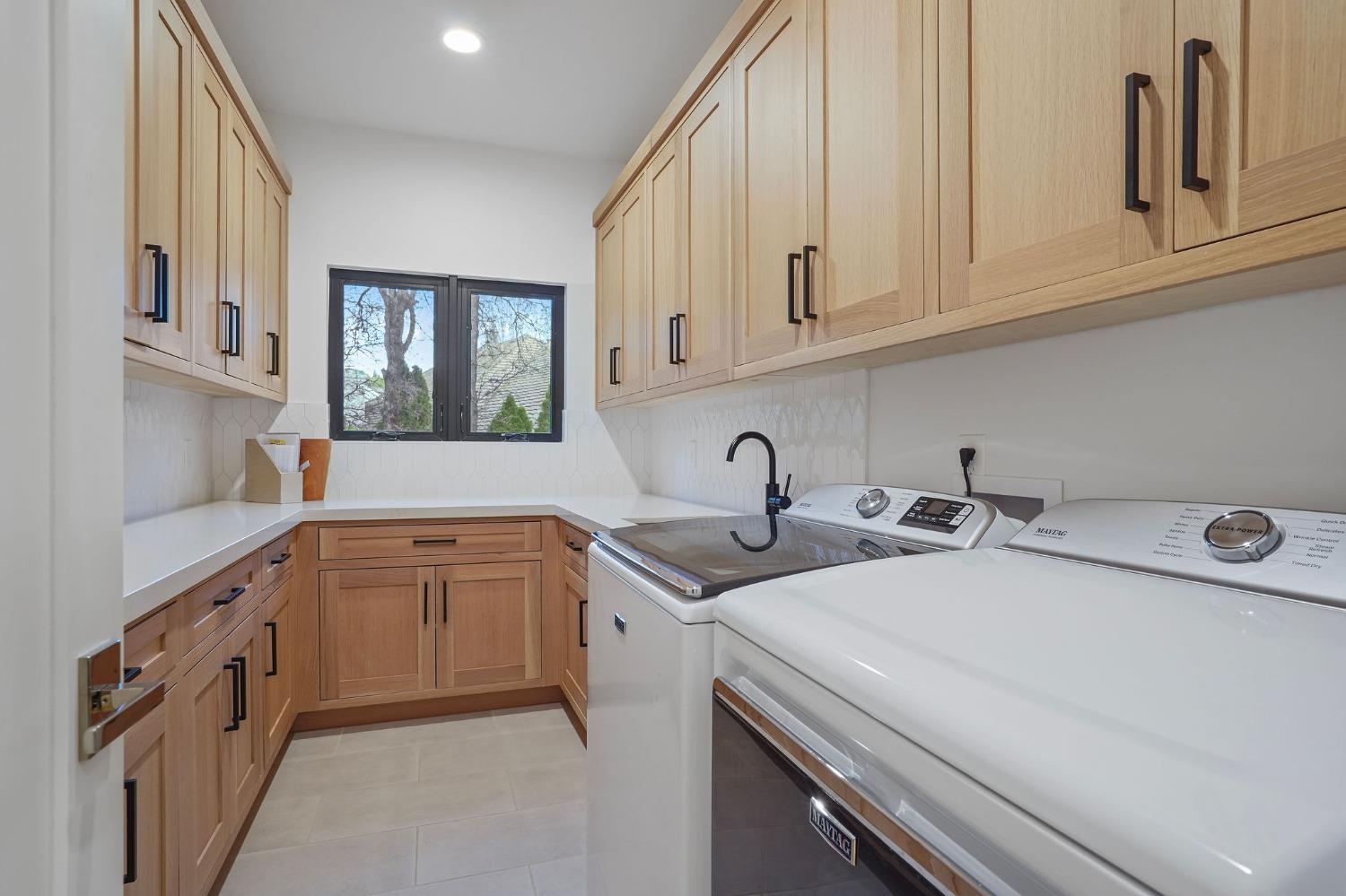 6200 Barcelona Court